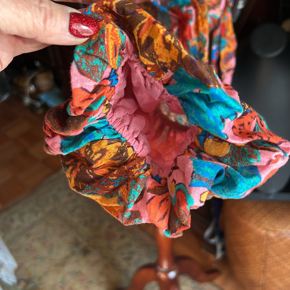Floral Ruffle Crop Top - Picture 9 of 16